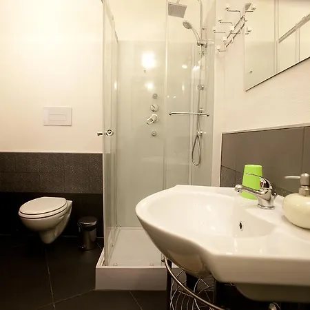 Beeclaire Apartment
